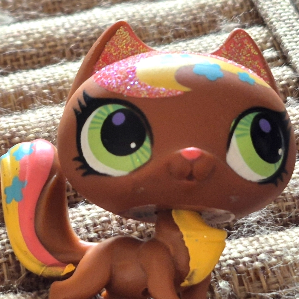 Littlest Pet Shop Authentic # 3033 Brown Rainbow Swirl Glitter Cat G4 Green Eyes